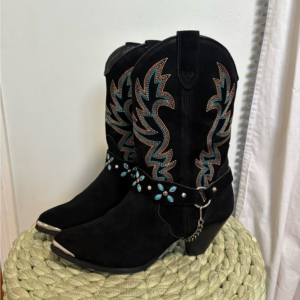 Dingo Victoria Harness Black Suede Turquoise Pull On  Western Boots